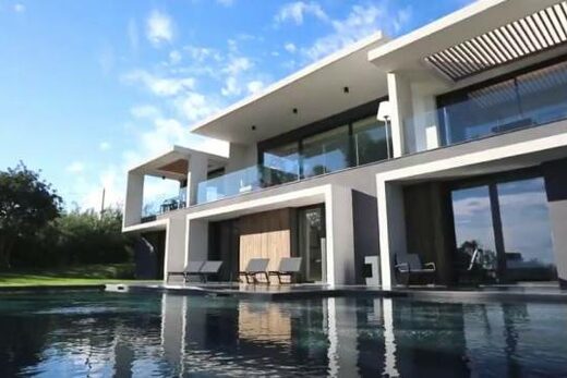 Villa Maïa