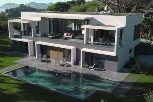 Villa Maïa