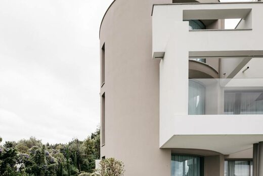 Agence d’architectes DPLG spécialisée dans la construction et la rénovation de propriétés de luxe à Cannes sur la Côte d’Azur