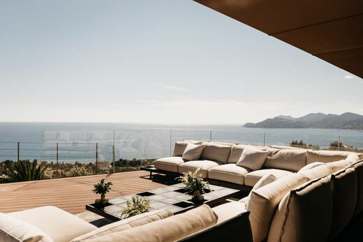Agence d’architecte haut de gamme pour construction de villa de luxe avec décoration d&#8217;intérieur à Cannes Sur La Côte D&#8217;azur