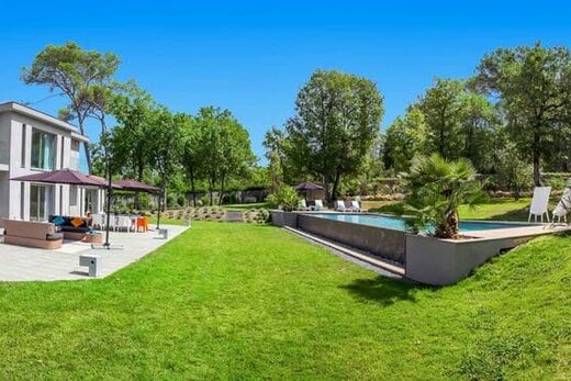 VILLA X-CHEN DE STYLE CONTEMPORAIN à Valbonne