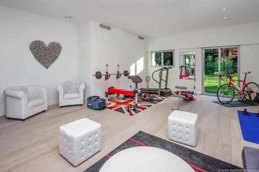 VILLA X-CHEN DE STYLE CONTEMPORAIN à Valbonne