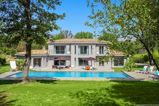 VILLA X-CHEN DE STYLE CONTEMPORAIN à Valbonne