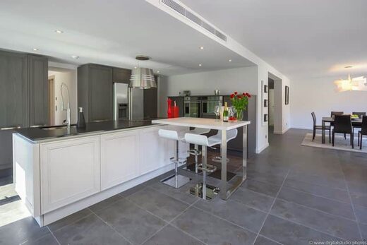 VILLA X-CHEN DE STYLE CONTEMPORAIN à Valbonne