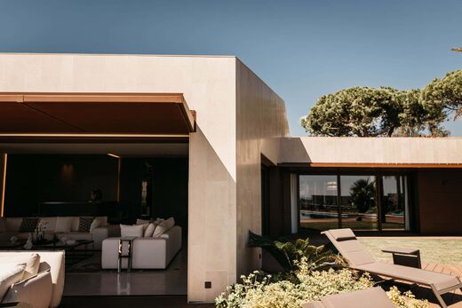 Villa S.
