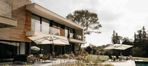 Villa V.