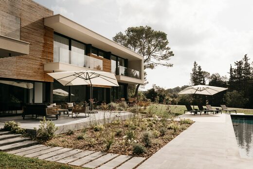 Villa V.