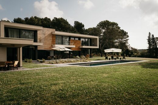 Villa V.