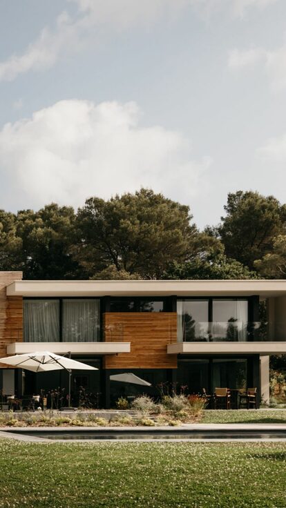 Villa V.
