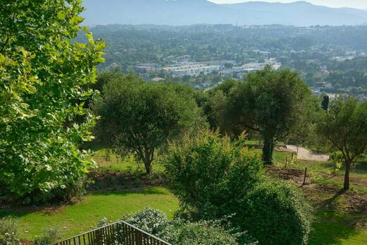 Domaine E.