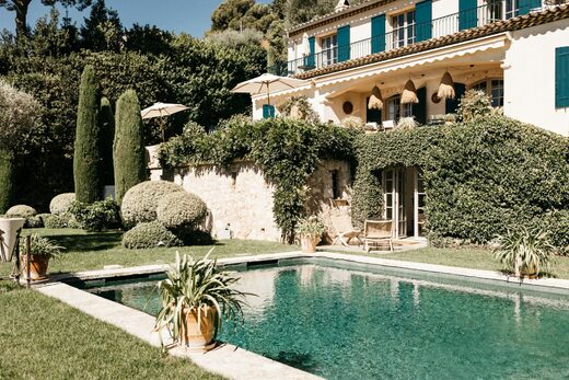 Villa D.