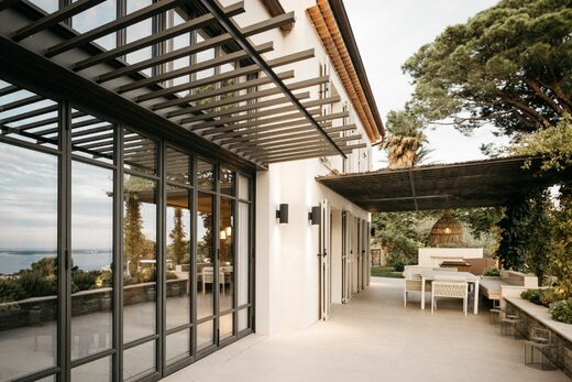 Villa B