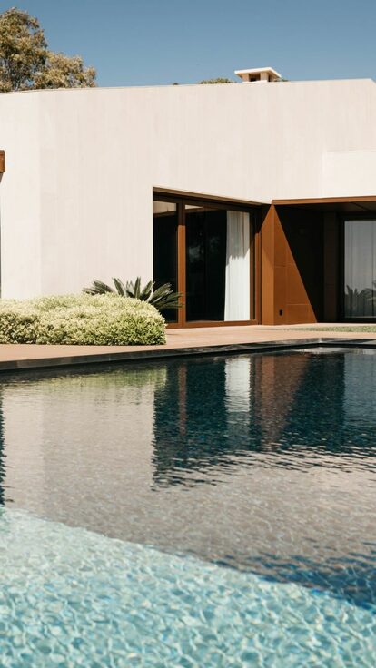 Villa S.