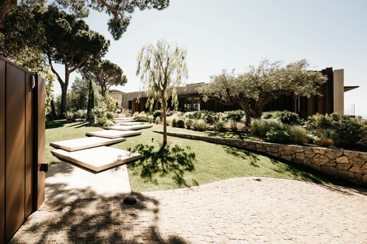 Villa S.
